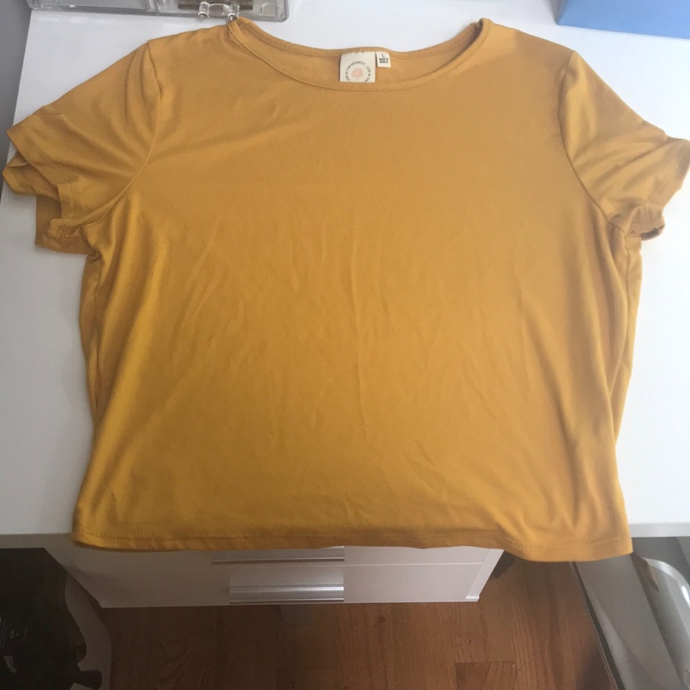 Mustard yellow short sleeve basic crop top